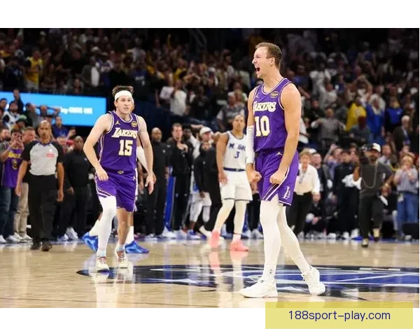 里夫斯称肯纳德为联盟顶级射手强调享受比赛和赢得胜利的重要性